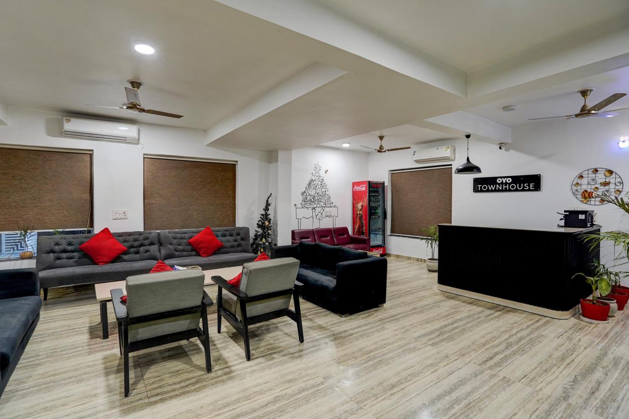 Townhouse Cloud Bay Hotel Gurgaon Exterior foto