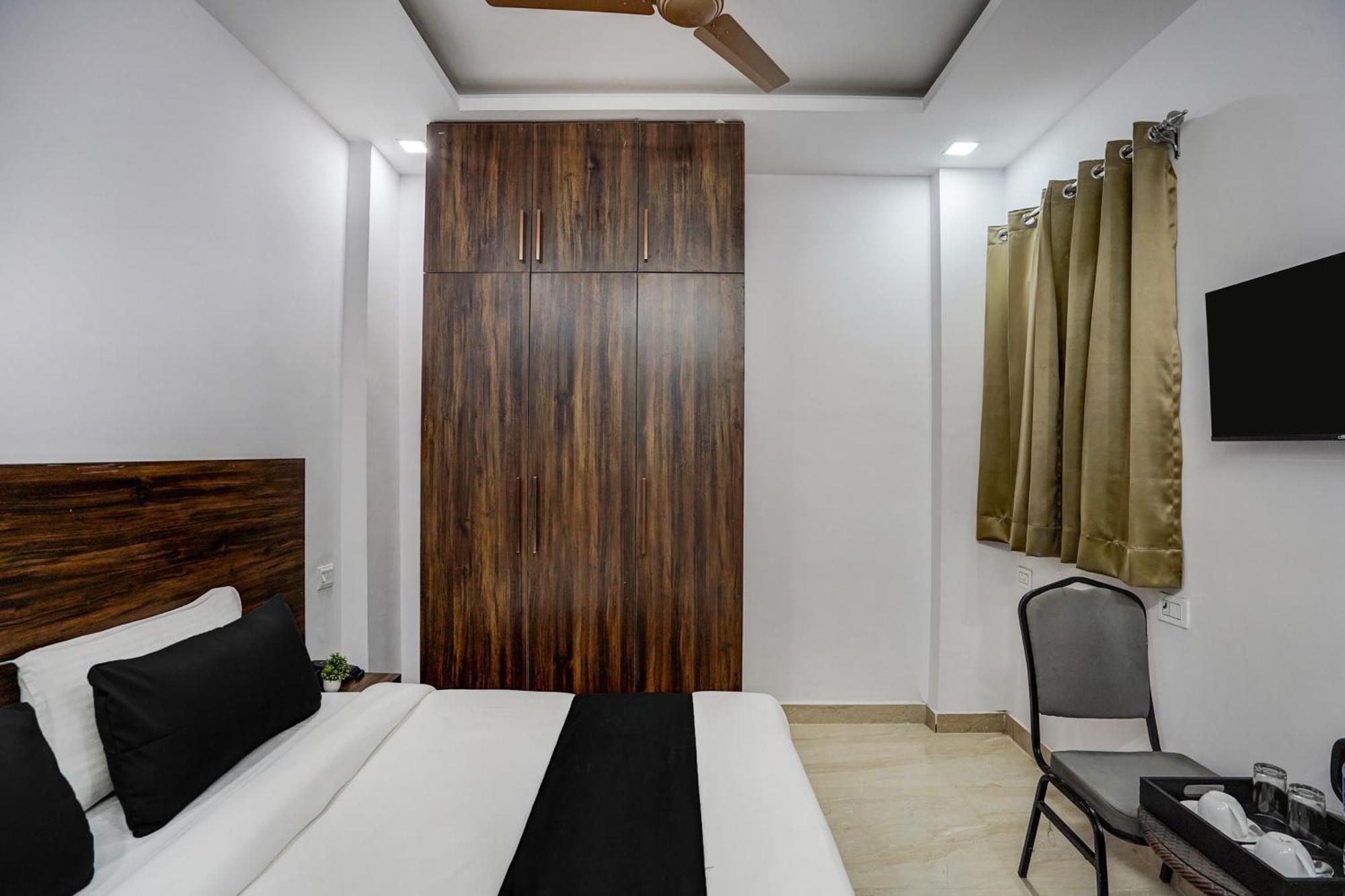 Townhouse Cloud Bay Hotel Gurgaon Exterior foto