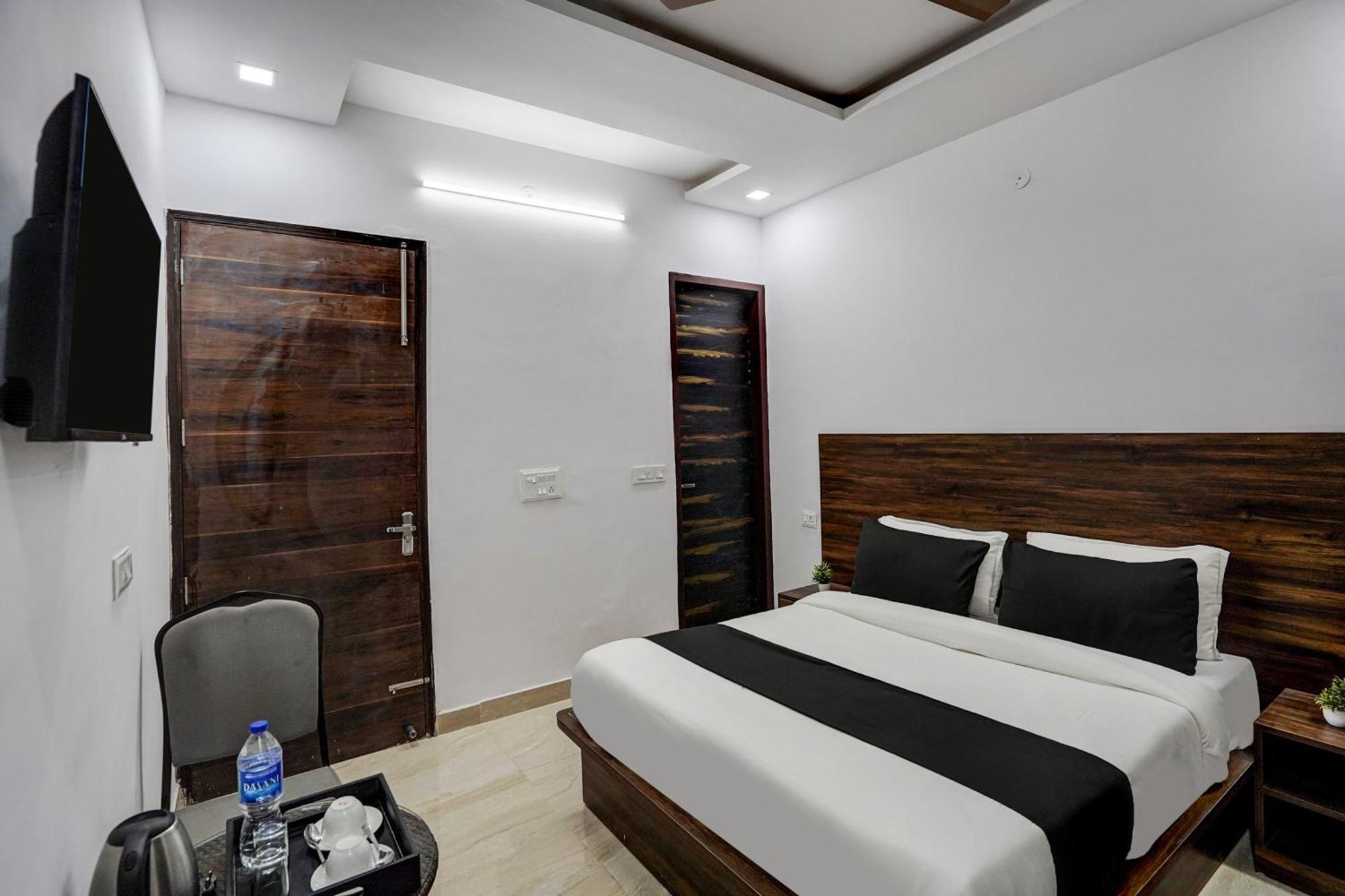 Townhouse Cloud Bay Hotel Gurgaon Exterior foto