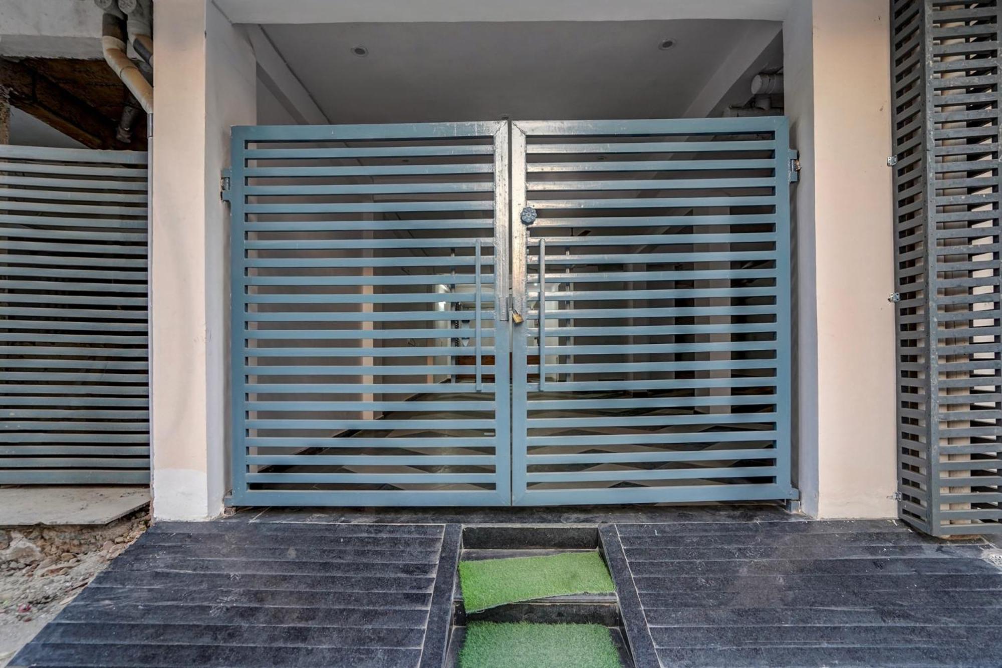 Townhouse Cloud Bay Hotel Gurgaon Exterior foto