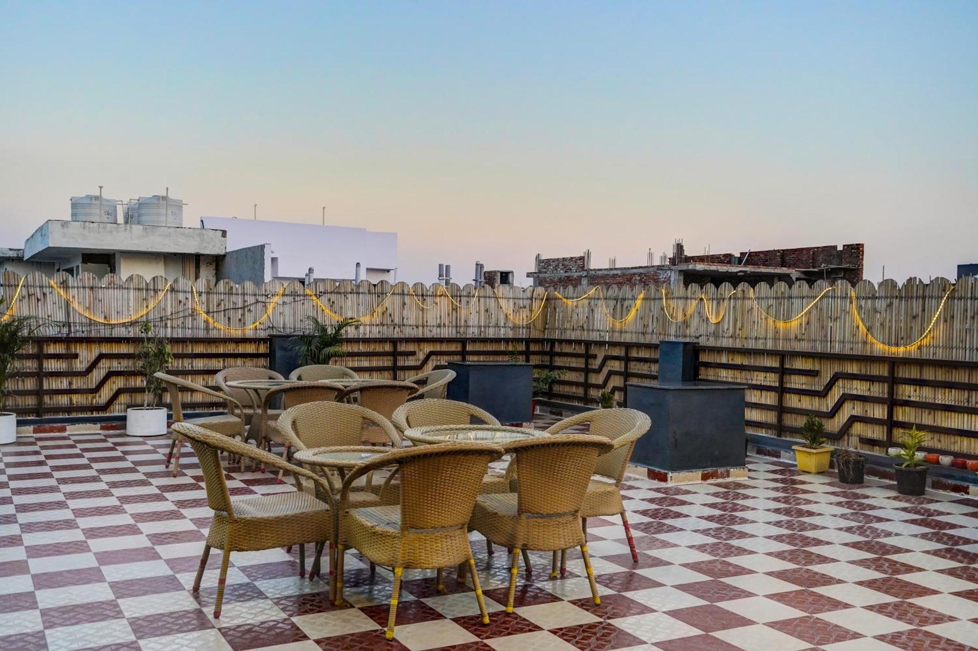Townhouse Cloud Bay Hotel Gurgaon Exterior foto