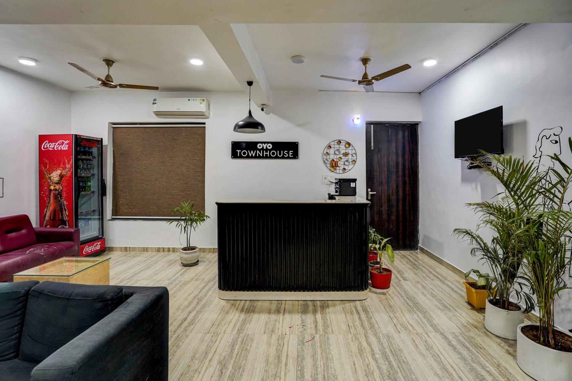 Townhouse Cloud Bay Hotel Gurgaon Exterior foto