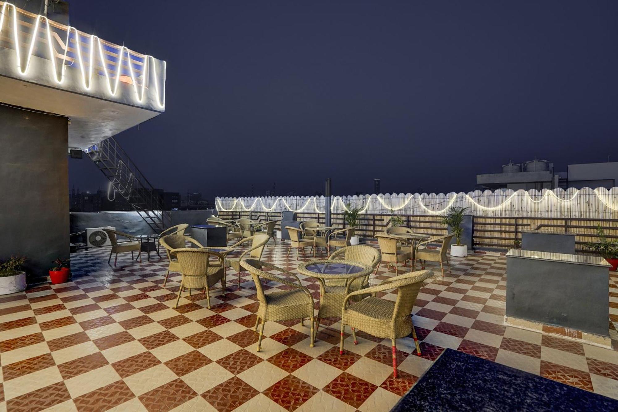 Townhouse Cloud Bay Hotel Gurgaon Exterior foto